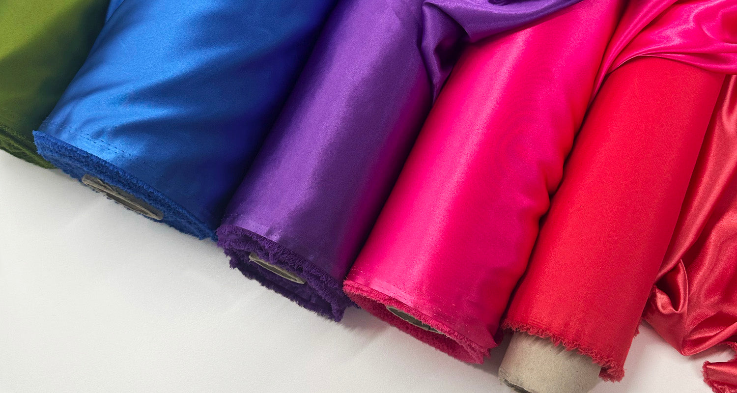 Couture du tissu satin : idées et conseils couture satinés