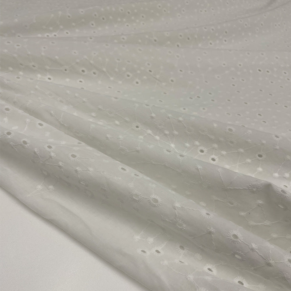 Tissu Brodé, Broderie anglaise Coton - Sofia