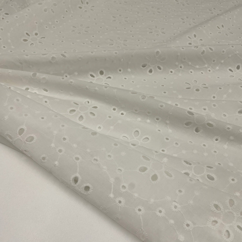 Tissu Brodé, Coton - Broderie anglaise, Sofia