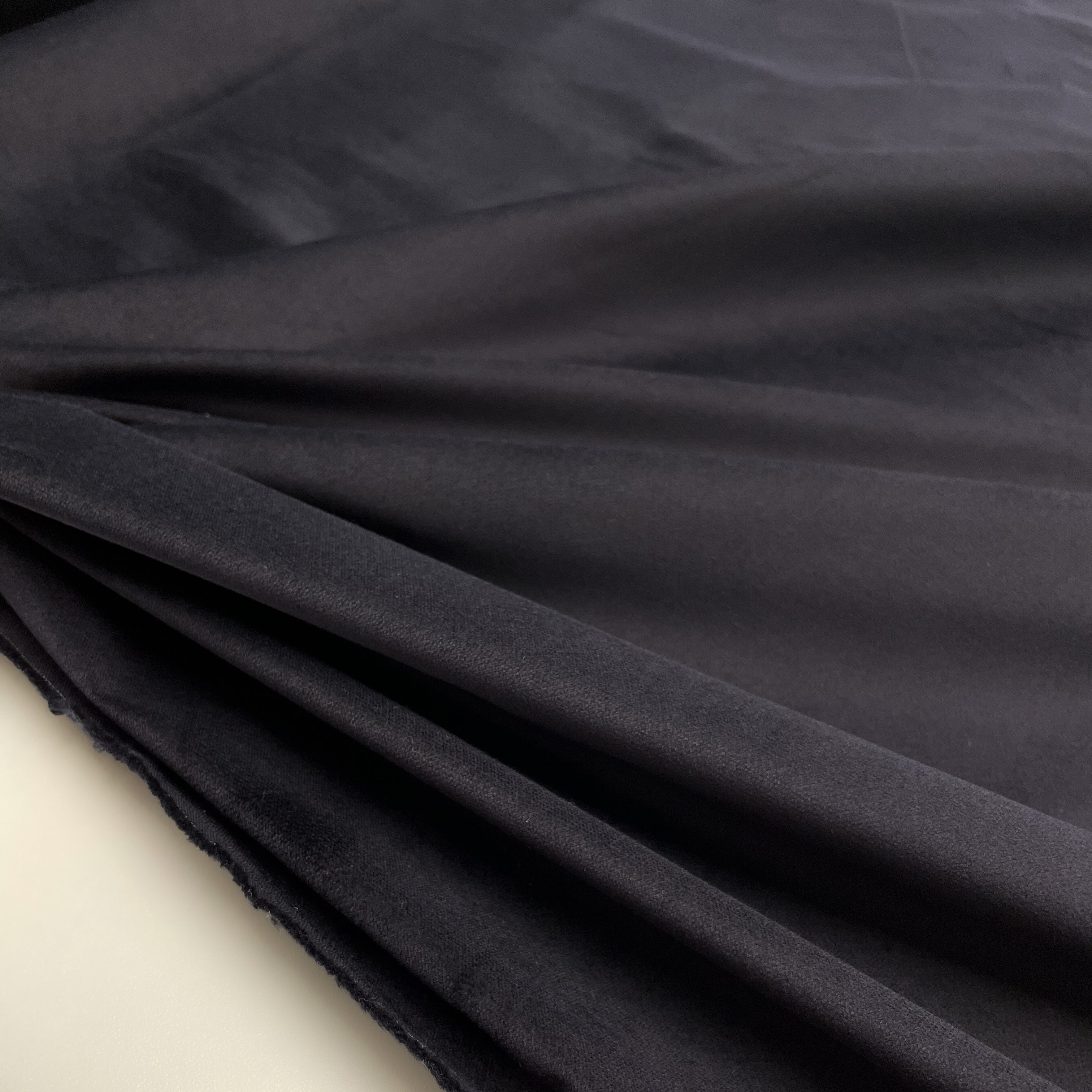 Velvet fabric Palatine Blue, to find now on en.tessuti.fr