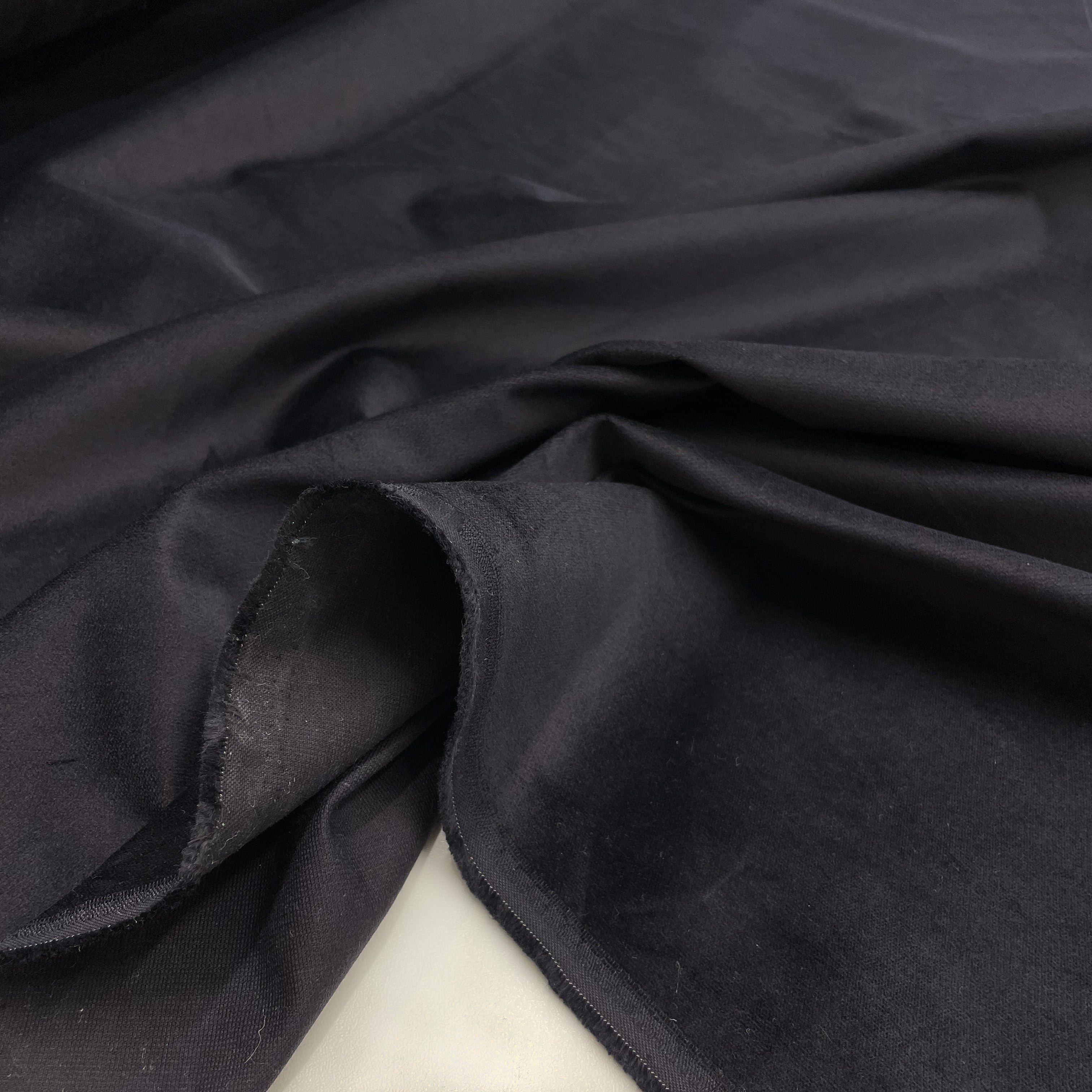 Velvet fabric Palatine Blue, to find now on en.tessuti.fr