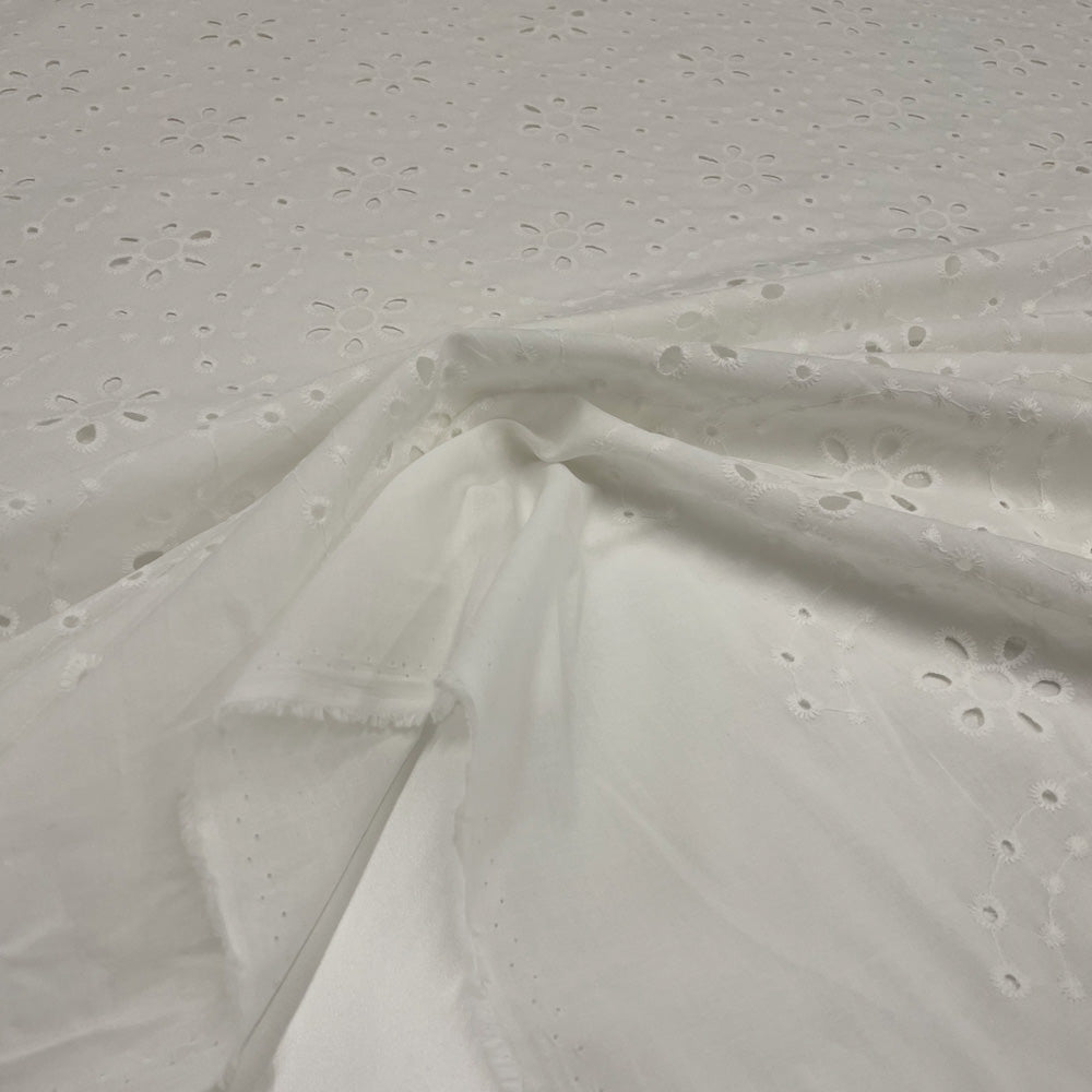 Tissu Brodé, Broderie anglaise Coton - Sofia