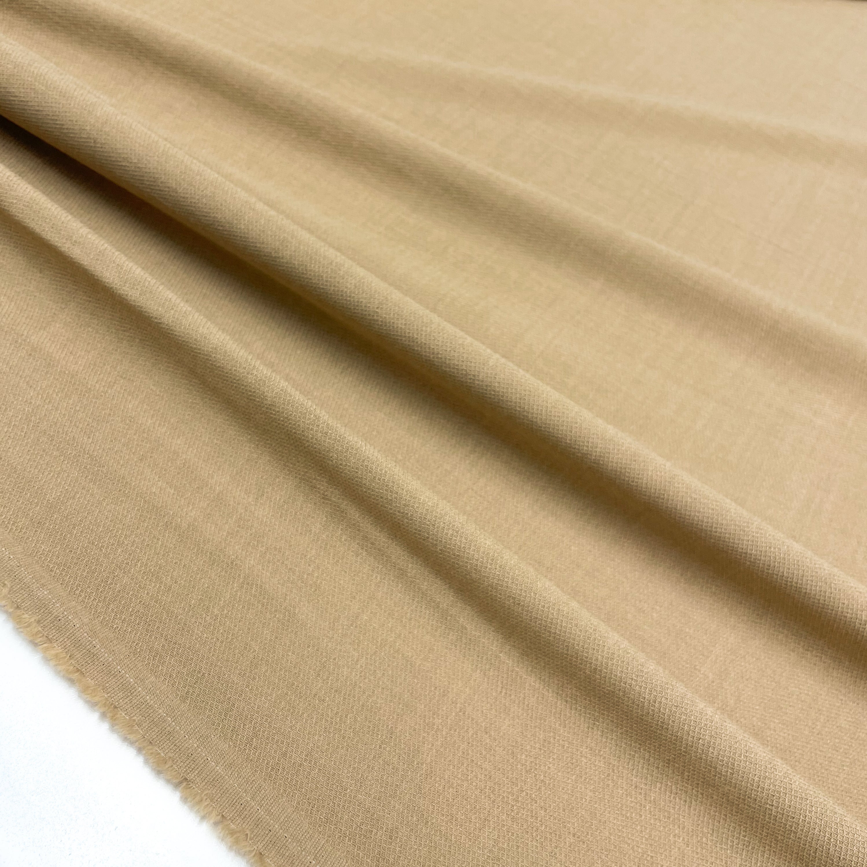 Fabric Crepe of Viscose Beige Made in Italy, to find on en.tessuti.fr