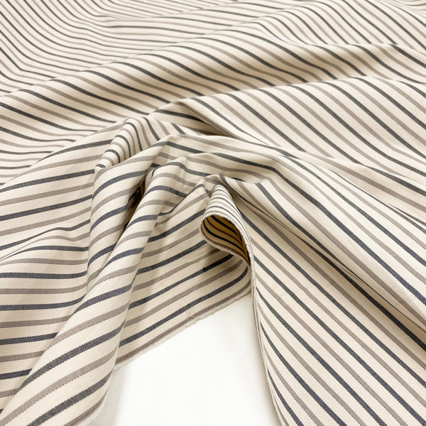 Tissu Gabardine de Coton à rayures, disponible sur tessuti.fr